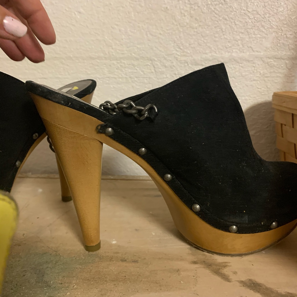Elle Clogs